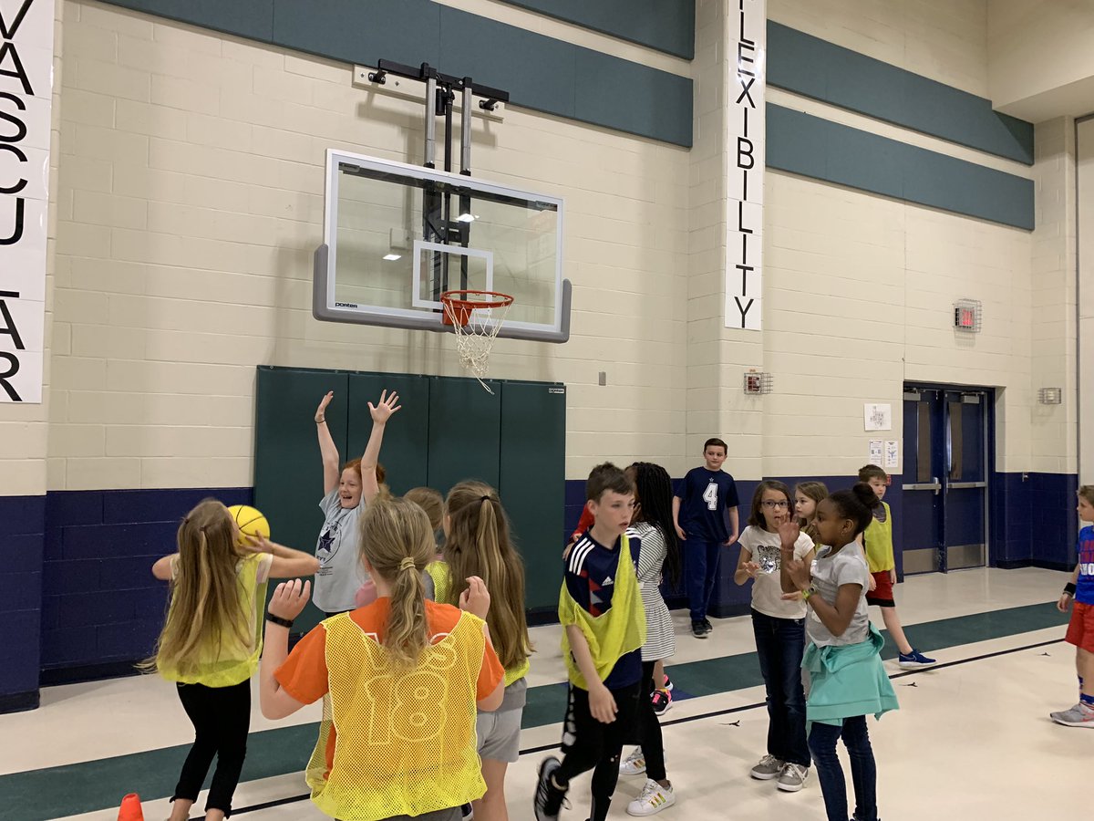 PEWilmeth's tweet photo. March Madness - Wilmeth PE Way🏀#WilmethPe #MISDPE#TeamWilmeth https://t.co/FFMvqFWubU
