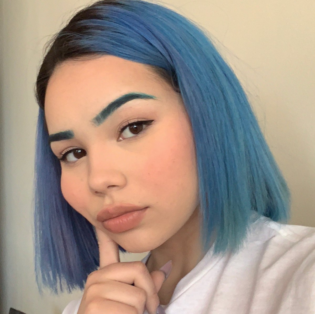 michikoisdead's tweet photo. dyed my brows blue too teehee https://t.co/T6SrXFAWK3