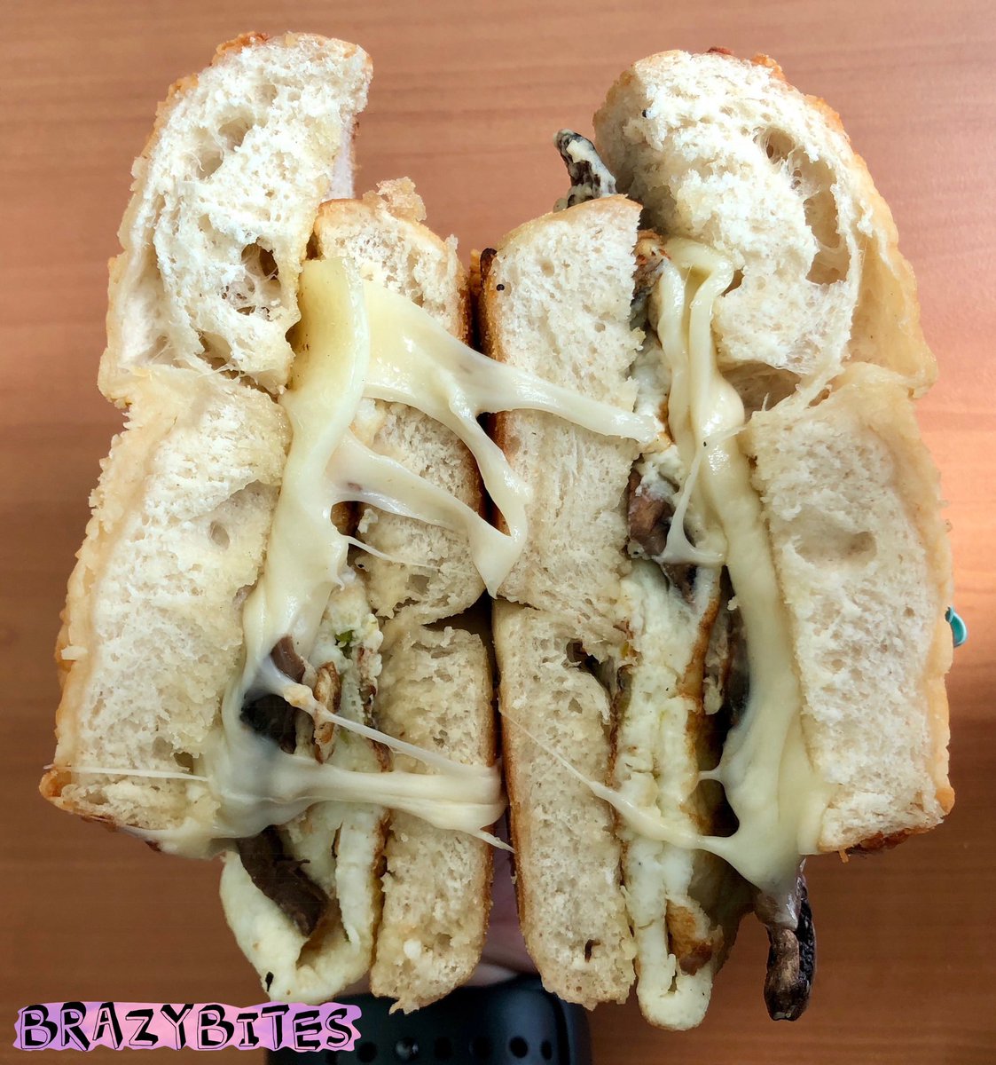 BrazyBites's tweet photo. You can never go wrong with an egg and cheese bagel for breakfast (or lunch) 🤤🥯🍳🧀
.
.
📍Toasted Bagelry: Miami, FL. https://t.co/e9bEbiHHco