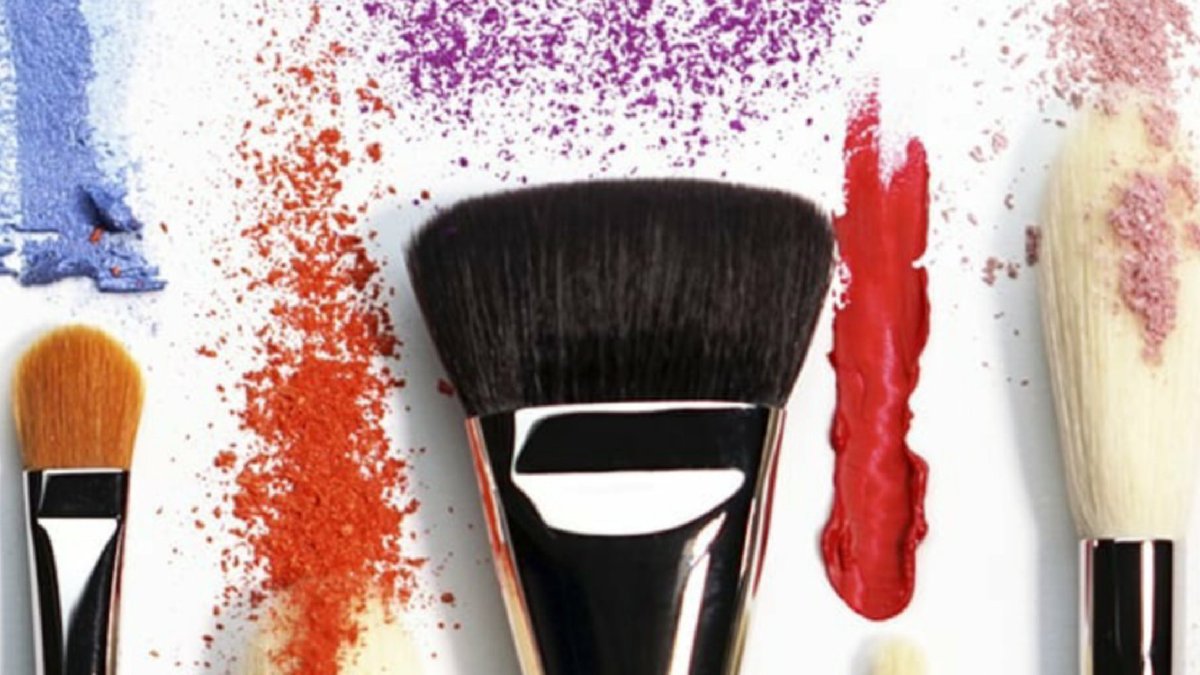 chaos_cosmetics's tweet photo. The Chaos Makeup Fest brings to you beauty experts who will suggest you the perfect makeup shade meant for you and right there that shade will be made for you🎨
#Chaos #ChaosMakeupFest #ChaosCosmetics #BeautyExperts #PerfectMakeup #PerfectShade #MakeupFest #April #Beauty #Makeup https://t.co/75hBH02dkt