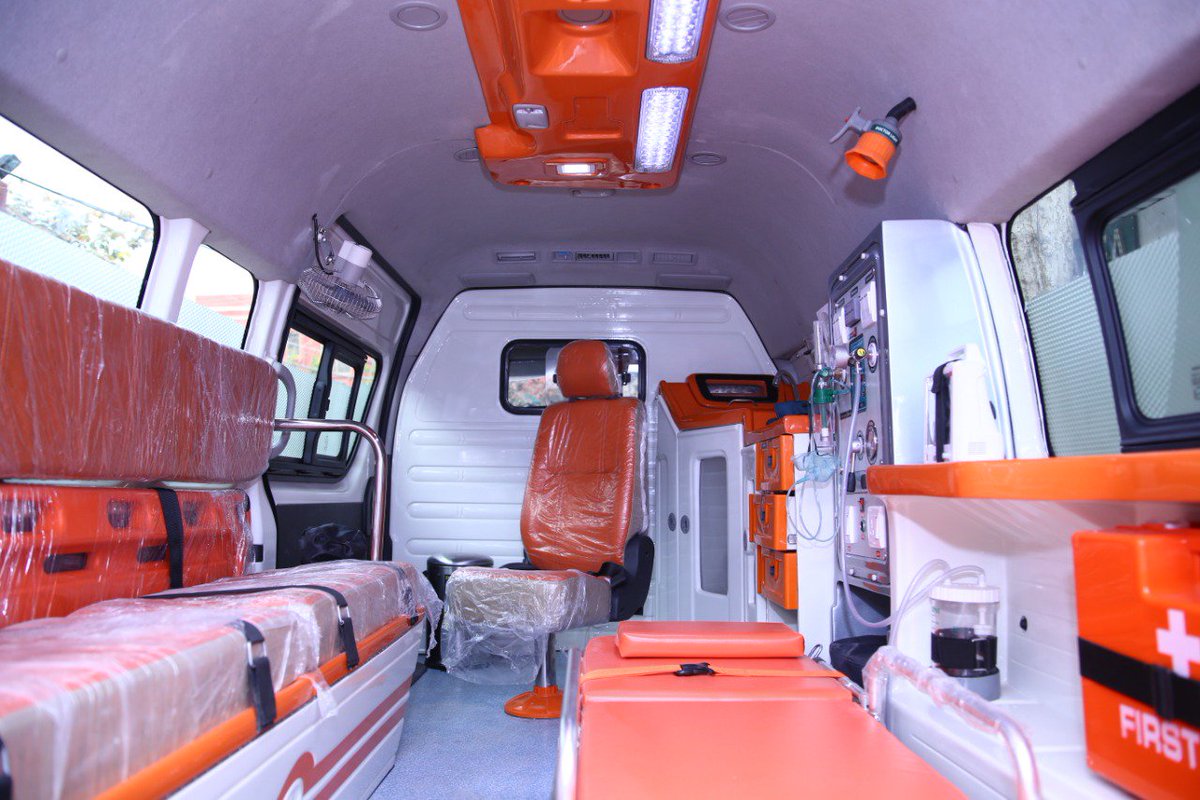 DYRUpdates's tweet photo. Minister of Health @Dr_YasminRashid  &amp; Secretary P&amp;SHD handed over 11 Ambulances, 7 PCR Analyzers &amp; 9 Hematology machines &amp; other equipment worth 200 million to Governor Gilgit Baltistan in a graceful ceremony today. https://t.co/O1EDWo2p8Z