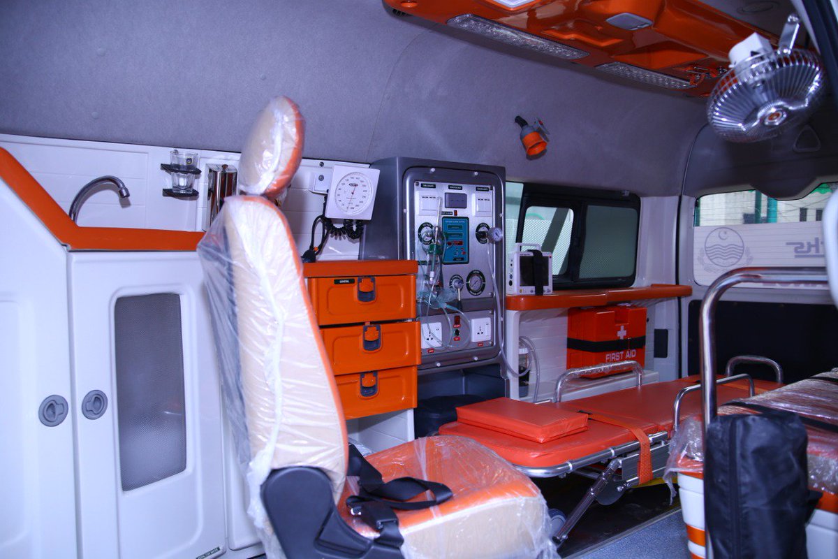 DYRUpdates's tweet photo. Minister of Health @Dr_YasminRashid  &amp; Secretary P&amp;SHD handed over 11 Ambulances, 7 PCR Analyzers &amp; 9 Hematology machines &amp; other equipment worth 200 million to Governor Gilgit Baltistan in a graceful ceremony today. https://t.co/O1EDWo2p8Z