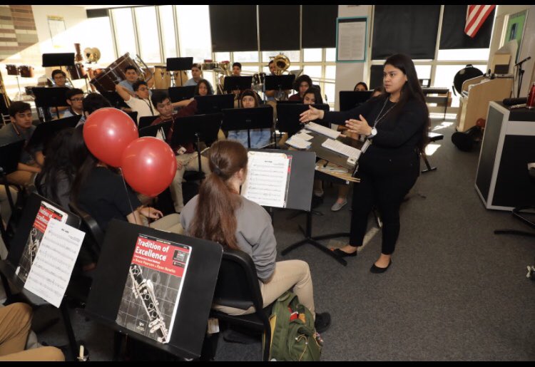 janicejackson's tweet photo. Lots of great things happening @SolorioHS: 2019 Debate Champs and Golden Apple teacher of the year. I also loved touring the arts and technology classes. 
#thebestarewithCPS
#stemeducation #neighborhoodschools https://t.co/CDFdF6p0Ev