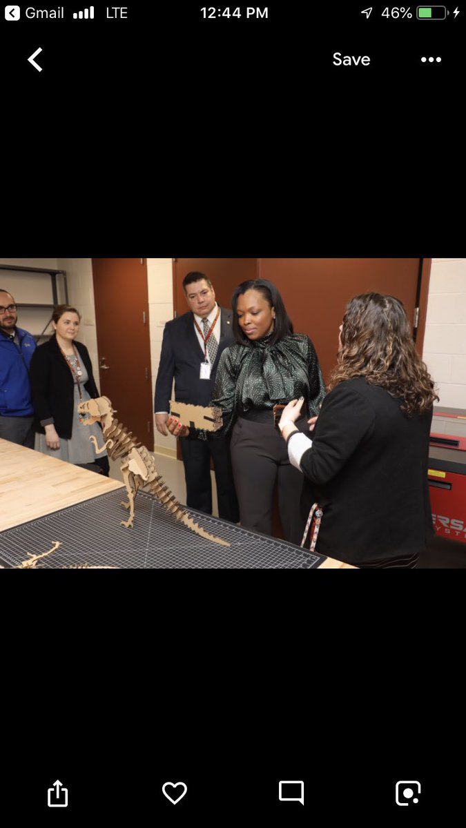 janicejackson's tweet photo. Lots of great things happening @SolorioHS: 2019 Debate Champs and Golden Apple teacher of the year. I also loved touring the arts and technology classes. 
#thebestarewithCPS
#stemeducation #neighborhoodschools https://t.co/CDFdF6p0Ev