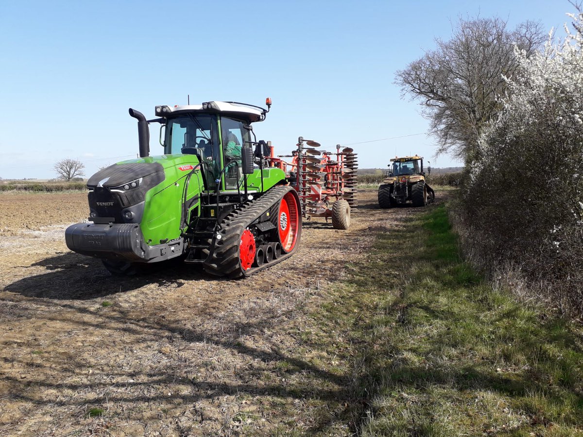 tnstractors's tweet photo. The #Fendt #900MT out on demo, please call or DM us to book a demonstration for your farm. https://t.co/eWd3dErDry