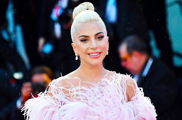 billboard's tweet photo. Who do you think will rule 2019? Vote for your favorite artist here: https://t.co/uI6DA6bgzj https://t.co/vMbaxfDNeG