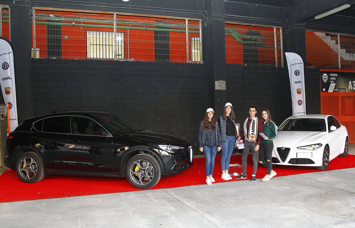 valenciacf's tweet photo. Ya estamos preparados e #Mestalla 🏟️ esperando a todos nuestros 🦇🦇🦇
🚗 @AlfaRomeo_es @motorvillage_es 🚗
#ValenciaRealMadrid #AlfaVCF https://t.co/5nDZQtUOPk