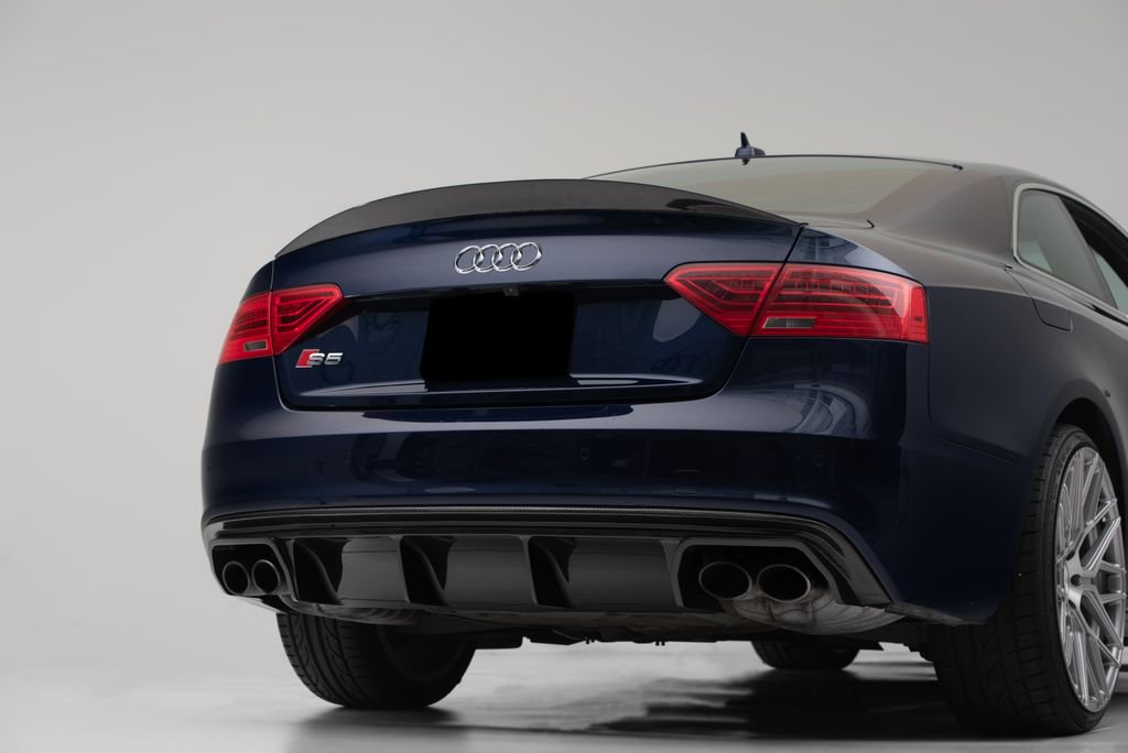 ECSTuning's tweet image. Who doesn't love a bit of carbon fiber on their Audi?

#ecstuning #ecs #carbon #carbonfiber #audi #audizine #audisport #fourrings #quattro