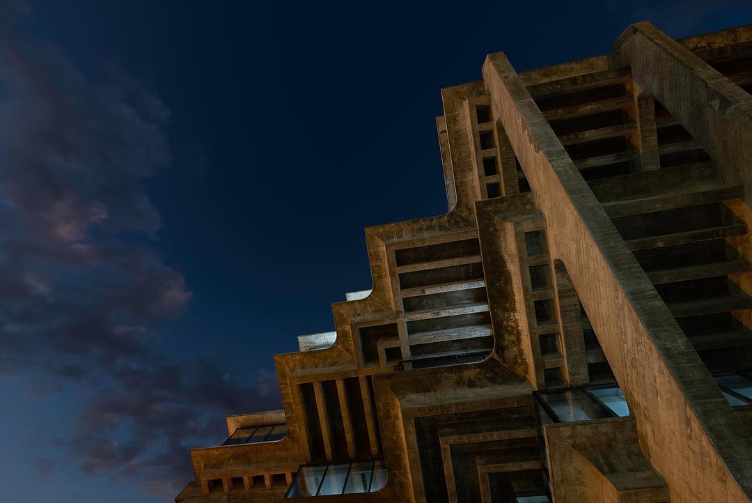 ucsdlibrary's tweet photo. This view never gets old! 👀💙 #RegramWednesday #GeiselLibrary #UCSanDiego

📸: @sbatiz https://t.co/NAM9kvNOlj