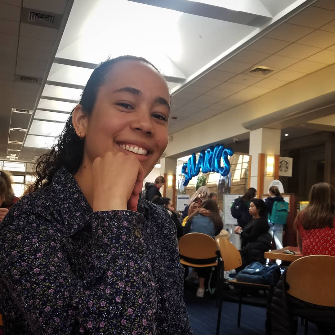 SimmonsHonors's tweet photo. Today we're highlighting another one of our amazing students: Sunnie!
Sunnie is a Public Health & Exercise Science major in the Class of 2020. She's also is part of the Simmons Uni Dance Company! Show some love for this Sims star!
#simscenes #honorsstudent https://t.co/EUrHIG9wxk