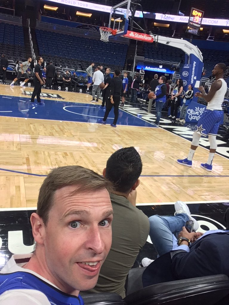 JamesBream's tweet image. Just chillin courtside 🤣🏆 #basketball #nba @orlandomagic #playoffmagic