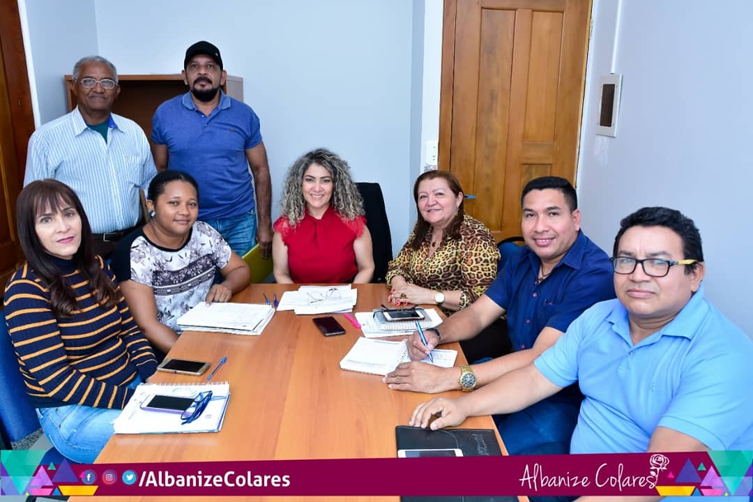 AlbanizeColares's tweet photo. Nesta tarde, reunimos com os Gerentes dos Centros de Mobilização Social:  #VitóriaRégia, #NovaEsperança e #ProjetoMinhaGente para tratamos sobre assuntos atinentes as atividades desenvolvidas com a comunidade, como também, assuntos relacionados a infraestrutura.

#SIMS✔️ https://t.co/NvHS0Afjcm