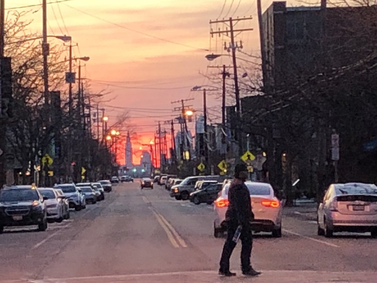 Red sun at night,
Sailor's delight!