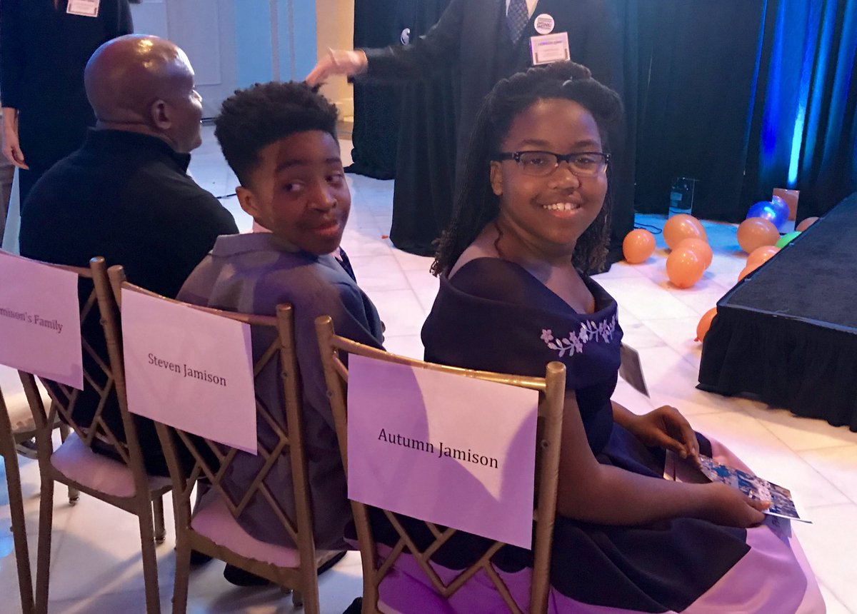 ASmith_DC's tweet image. So proud of Seven and Autumn for demonstrating the best of @LudlowTaylorES at the @EverybodyWinsDC Gala this evening! Please consider supporting @EverybodyWinsDC to ensure our students continue to have this special opportunity for the lunch-time reading and mentoring program.