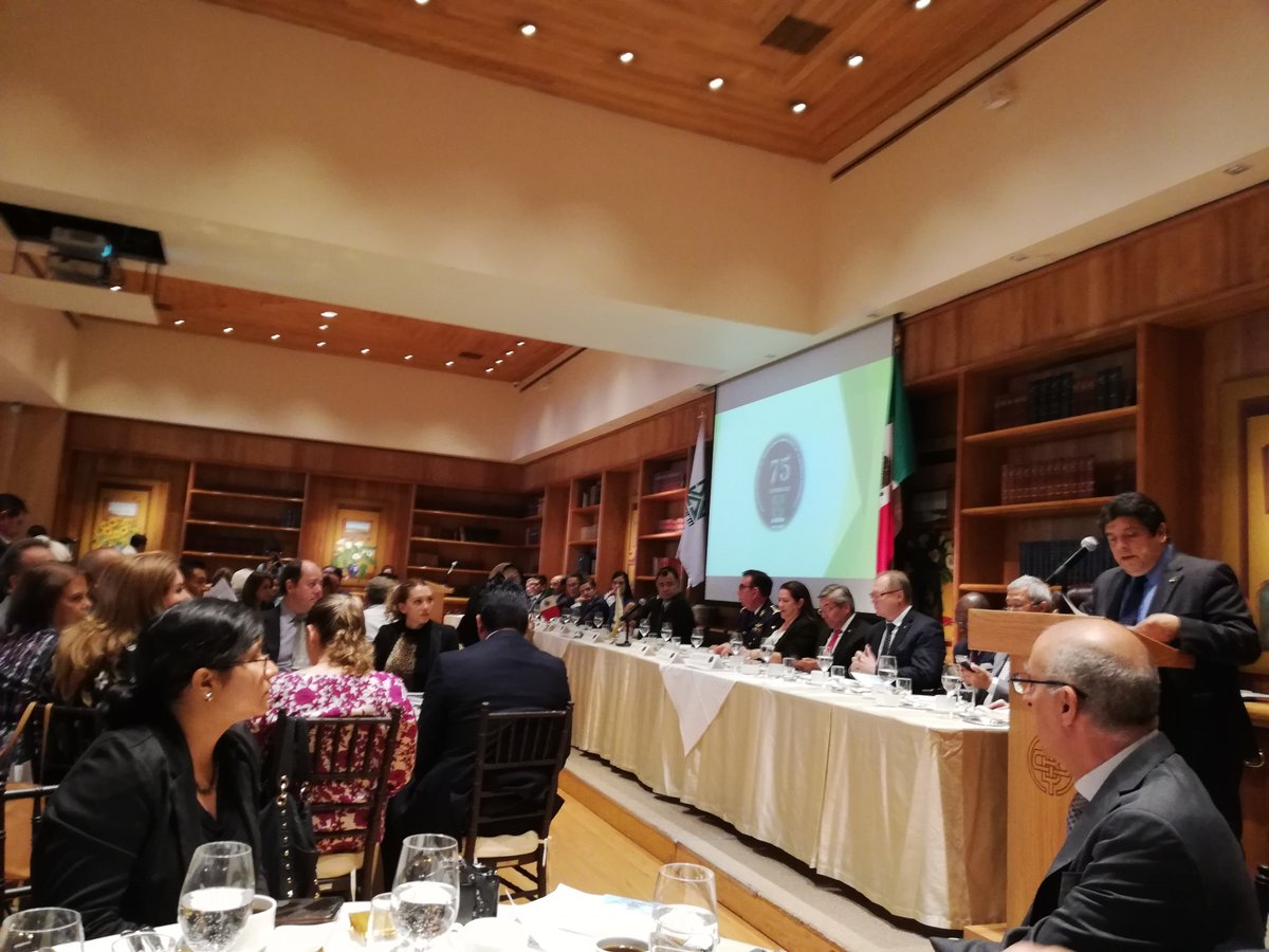 TopDealPartner's tweet image. Con todo! 75 años @ANIERM_AC  toma de protesta del Dr. @jgtajonar que vengan nuevos logros #ComercioExterior