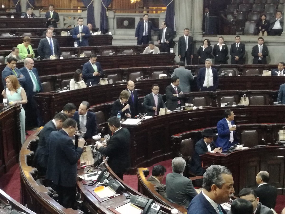 guatevisible's tweet photo. Diputada @NineMontenegro afirma que el proceso de elección de contralor no a perdido legitimidad y sería necesario repetir el proceso de elección del contralor
#EleccionesVisibles
#ContralorIntachable https://t.co/nGhvsWnPrX