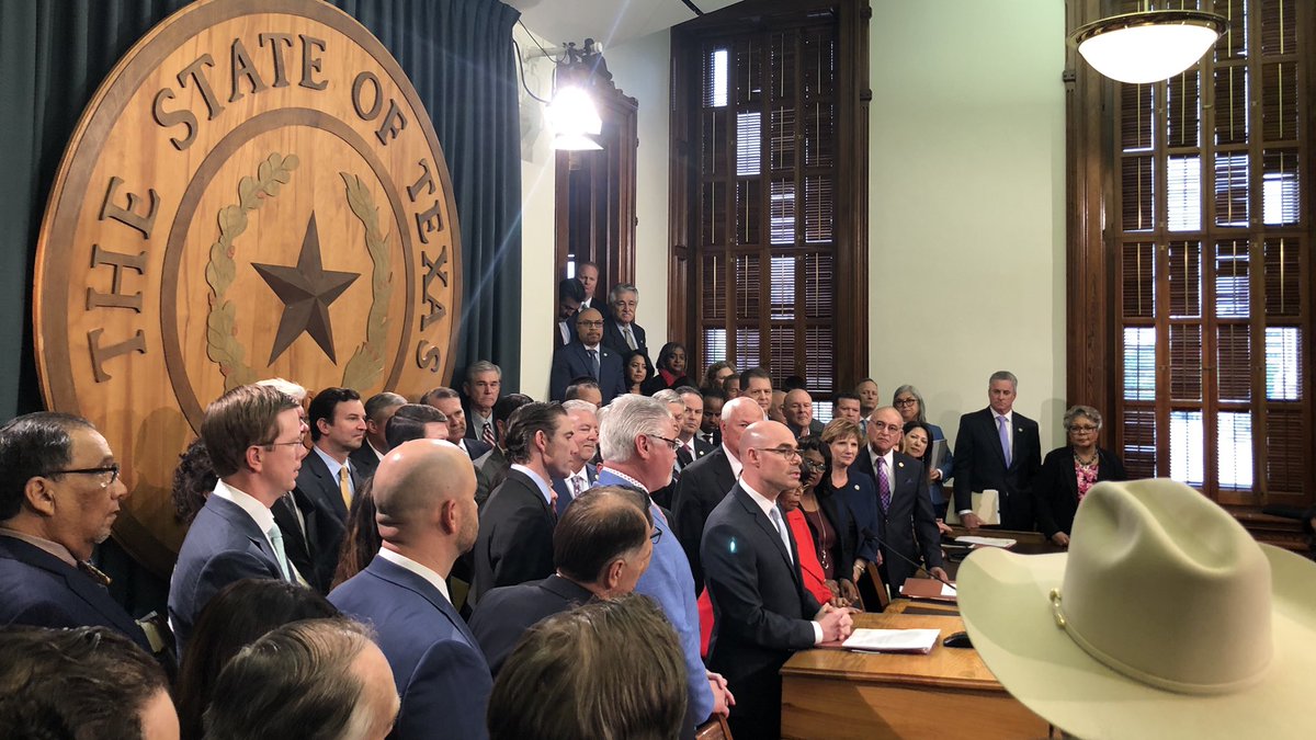 BrooksLandgraf's tweet photo. Proud to vote for #HB3 to overhaul school finance in Texas. We prioritize $9B towards student achievement, teacher quality, and property-tax relief. I also amended the bill to allow Ch. 41 ISDs to earn interest on recapture amounts before paying it to the state. #txlege https://t.co/OjxMNzfV0F