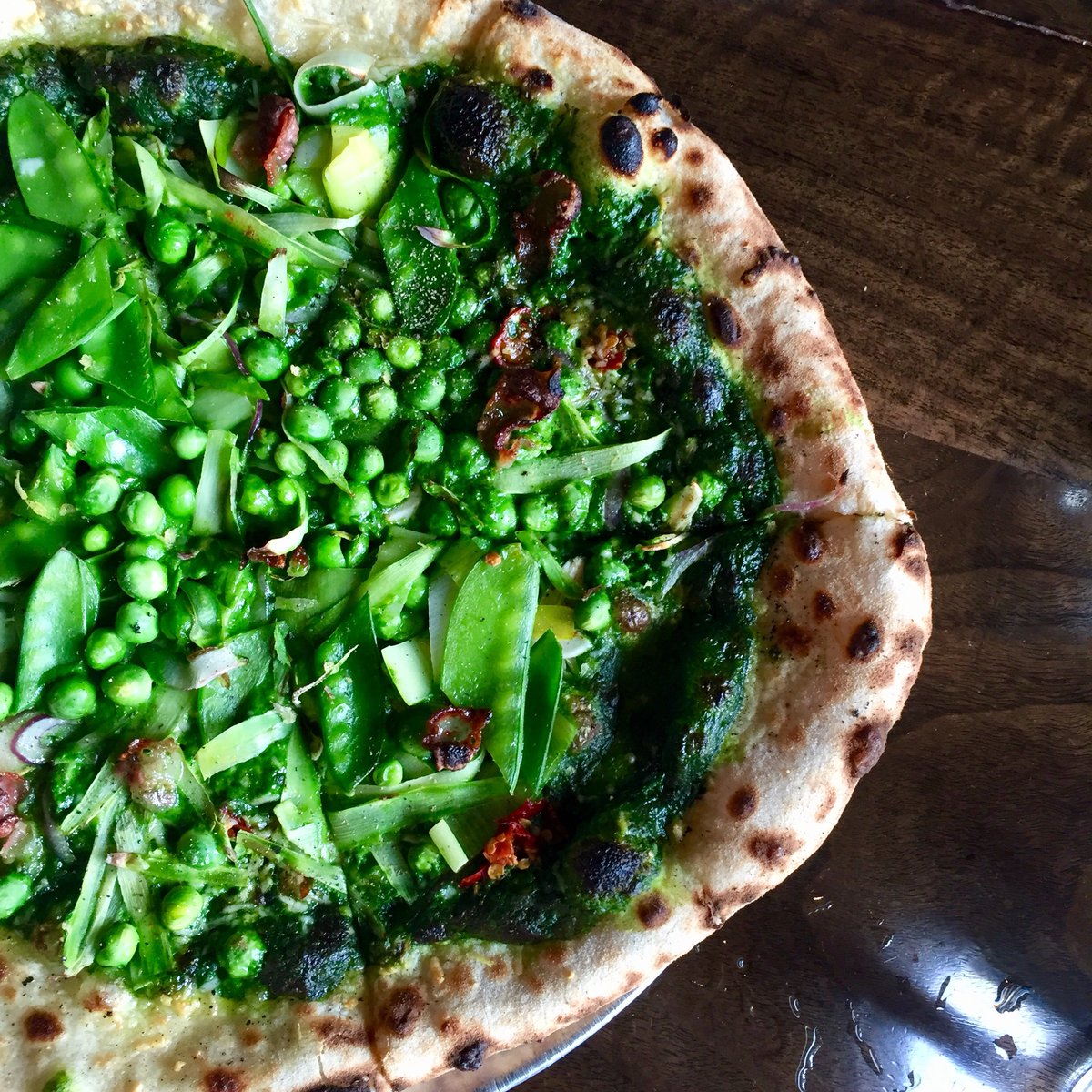 frandicott's tweet photo. ‘Spring Pie’ pizza w/#nettlecream #peas #asparagus #guanciale #pecorino #yum #ReddWood @YountvilleCA @VisitNapaValley https://t.co/CcOoHOyanx
