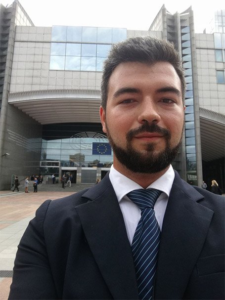 ciee_news's tweet image. Our next #CIEEalumni attending #ObamaTownHall Europe is Paul Runcan! Highly involved in Romanian politics, he wants to be the kind of leader the future depends on. Get involved and ask your questions! Tune into the live stream on April 6th at obama.org.