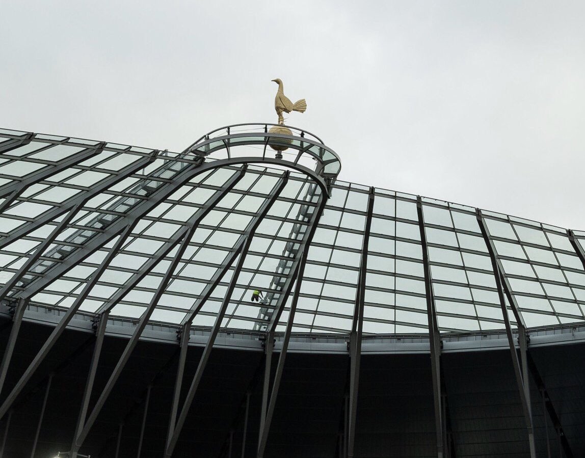 Unitedology's tweet photo. Like United, Spurs are also being watched over by a massive cock. https://t.co/kB3dvjalJf