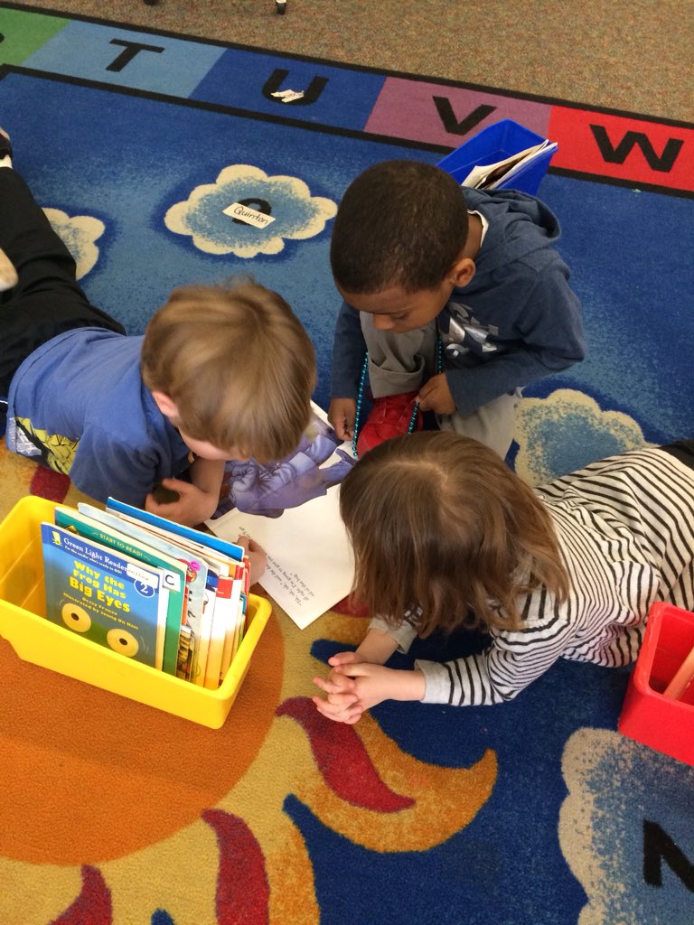 dawsonH_nc's tweet photo. What does an avid reader look like, sound like, and think about? I spy some avid readers! #clxleaders #theACSWay https://t.co/287IaD5h5C