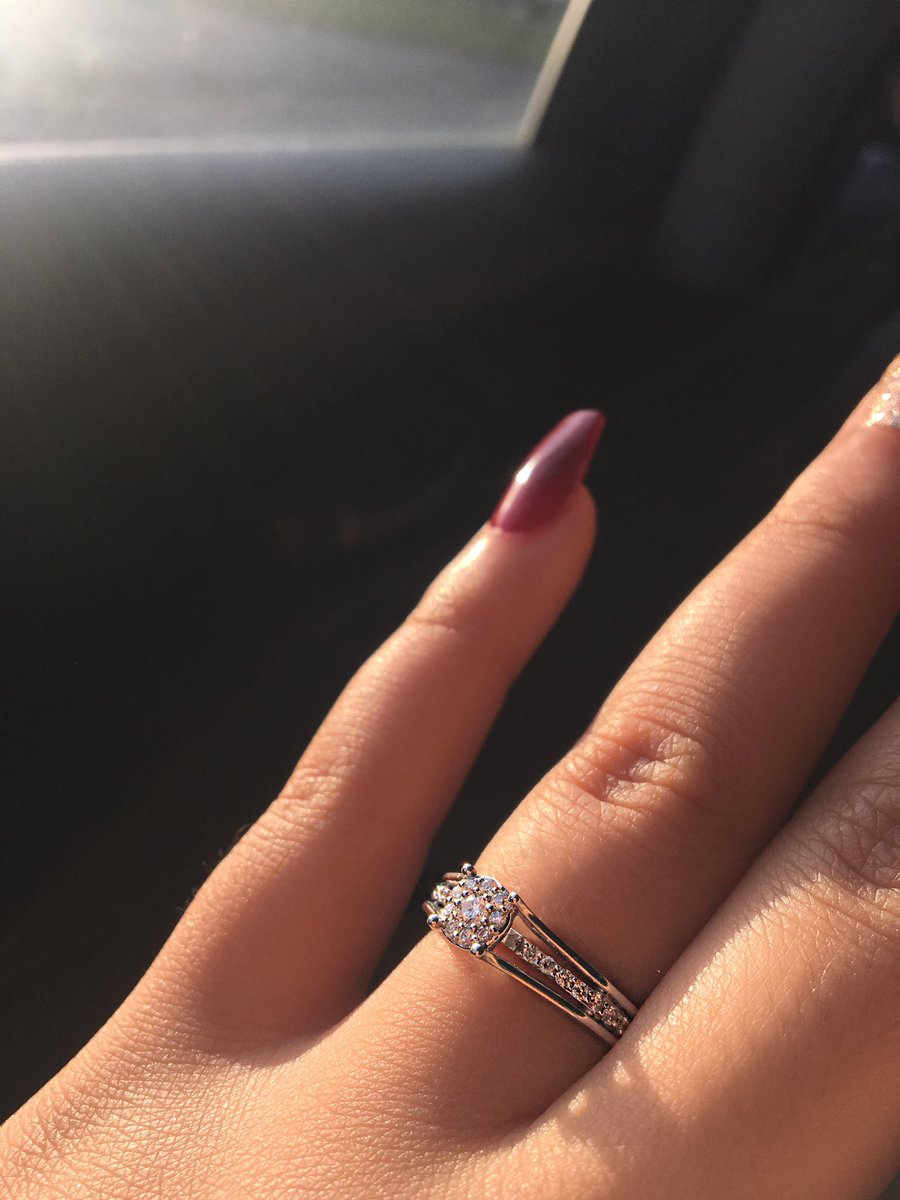 itsSamCollins's tweet image. soooo we’re engaged :)