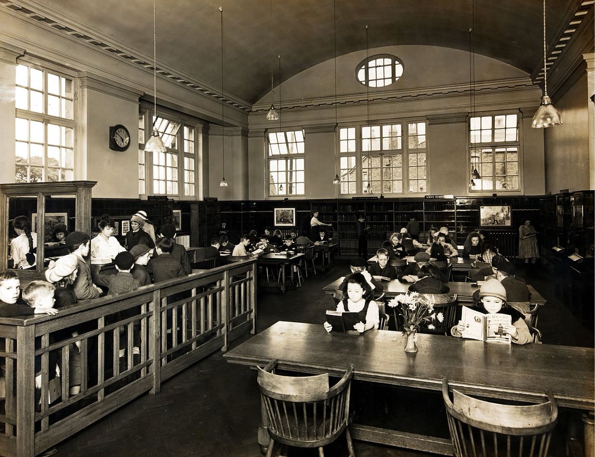 Walton Library in 1900. Children enjoying the joy of reading. #Liverpool <a href="/MikeRoyden/">Mike Royden</a> <a href="/angelcakepics/">AngelCakeLIVERPOOL</a> <a href="/Liverpool1207/">Liverpool1207</a> @Waite99D <a href="/hiddenliverpool/">ℍ𝕚𝕕𝕕𝕖𝕟 𝕃𝕚𝕧𝕖𝕣𝕡𝕠𝕠𝕝</a> <a href="/DKLHeritage/">DKL</a>