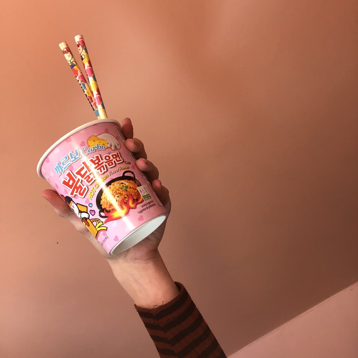 ghxstpup's tweet photo. Hello these instant noodles changed my life https://t.co/y37Ryt7aJ2