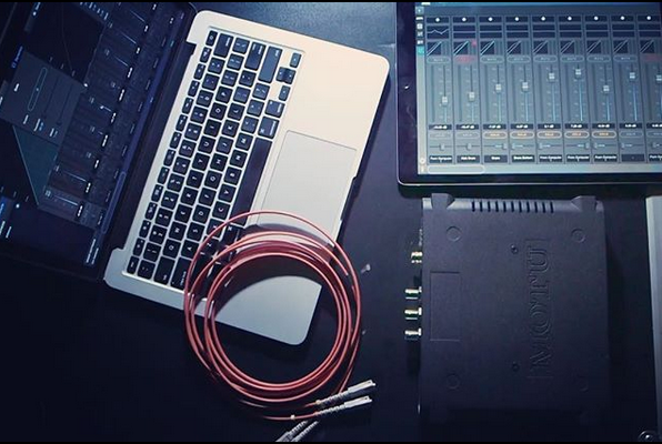 motutech's tweet photo. MOTU AVB Audio + Web Control App⠀
https://t.co/kazifHU4C2
#proaudio #motuaudio #motuavb #livesound #audioengineer #FOH #audiointerface #audio #recording #studiorecording #soundengineer #NextGenerationAudio #tourlife #audiotech https://t.co/DOjFjlhAwY