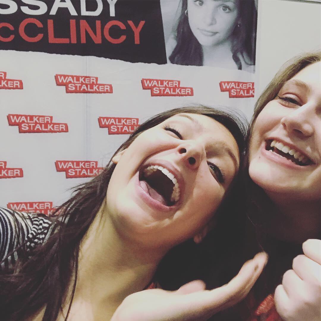 Bexstar_x_'s tweet photo. @cassadymcclincy Loved meeting Cassady at #WalkerStalker last weekend! She was amazing character!!! 
Xo becki https://t.co/VeoYu72mbd