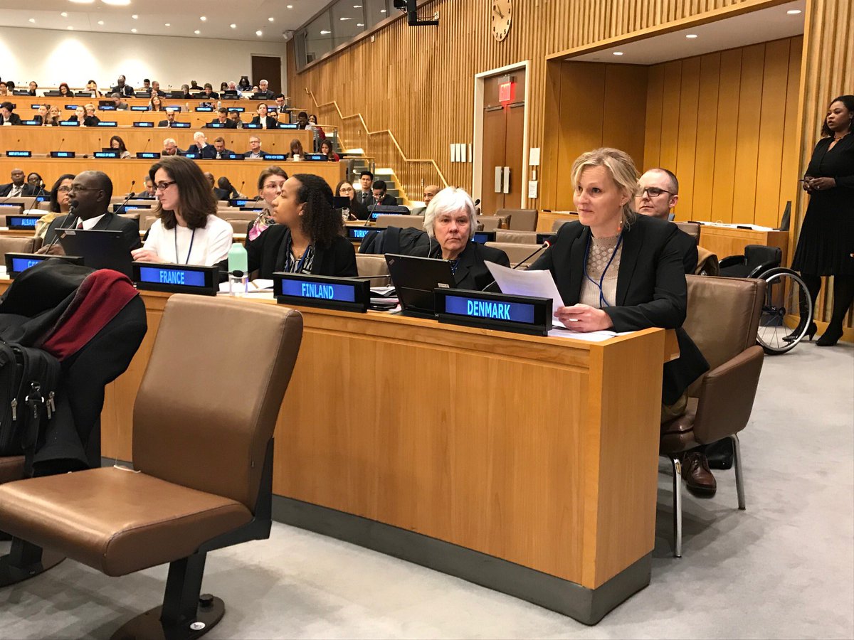 Mette Kirstine Schmidt (@webmette) on Twitter photo I dag fik jeg mulighed for at tale i FN. Vi skal ikke acceptere, at 800 kvinder dør hver dag af graviditetsrelaterede årsager. I en tid hvor multilateralismen er under pres er det tid til at stå fast på at reproduktive rettigheder er menneskerettigheder #cpd52 <a href="/SexogSamfund/">Sex & Samfund</a> I dag fik jeg mulighed for at tale i FN. Vi skal ikke acceptere, at 800 kvinder dør hver dag af graviditetsrelaterede årsager. I en tid hvor multilateralismen er under pres er det tid til at stå fast på at reproduktive rettigheder er menneskerettigheder #cpd52 <a href="/SexogSamfund/">Sex & Samfund</a>