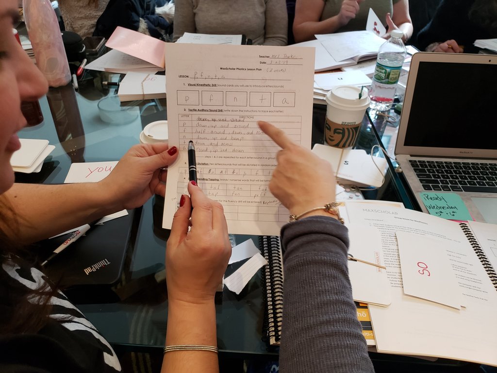 MaxScholarLLC's tweet photo. #tbt to a few weeks ago when an exceptional group of educators joined us in NYC in order to take readingtothemax ! #education #edtech #parents #student #homeschool #phonics #reading #dyslexia #maxscholar #sped #ELL #ortongillingham #readingcomprehension https://t.co/meEyRO8CpJ