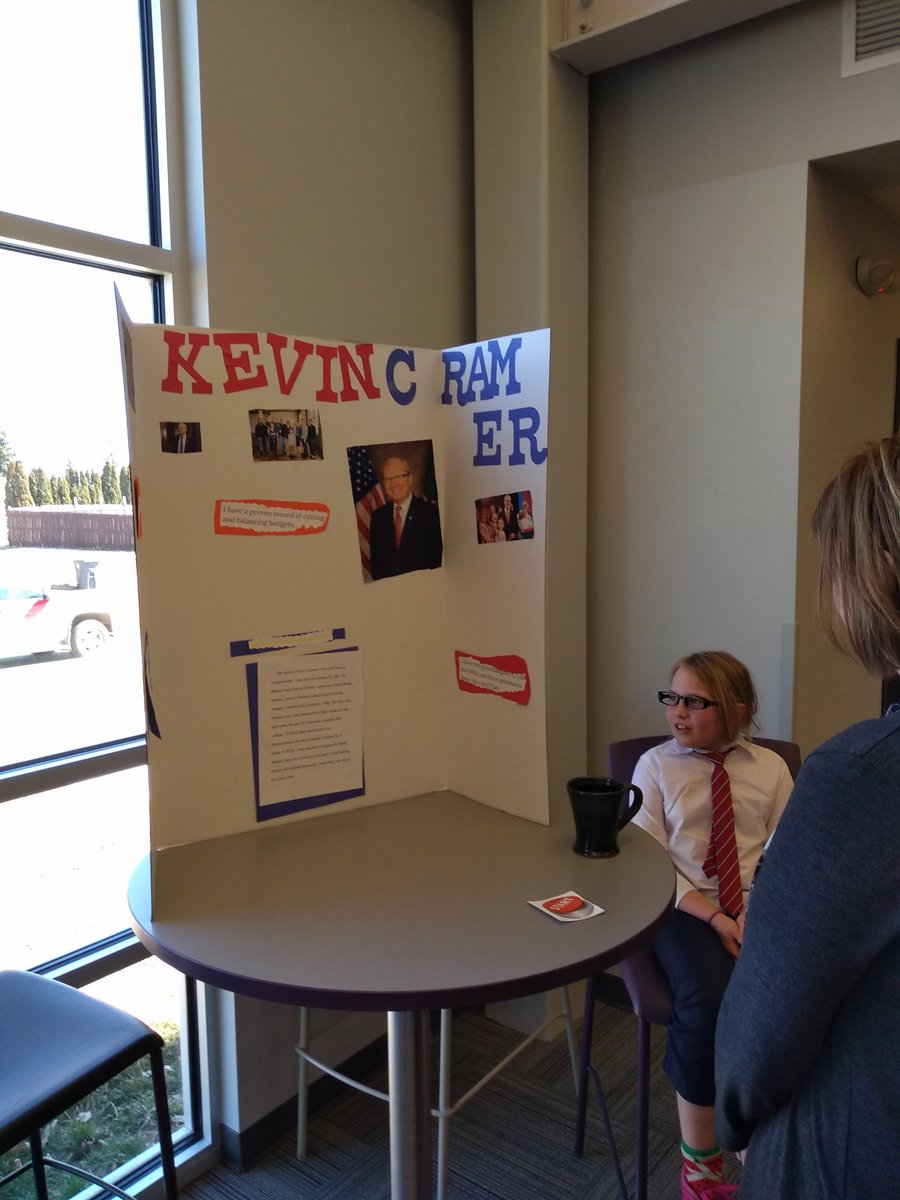 Derrick_J_Gross's tweet photo. Underwood Third Grade living museum.

#Oohrah https://t.co/v8tAyXRVkd