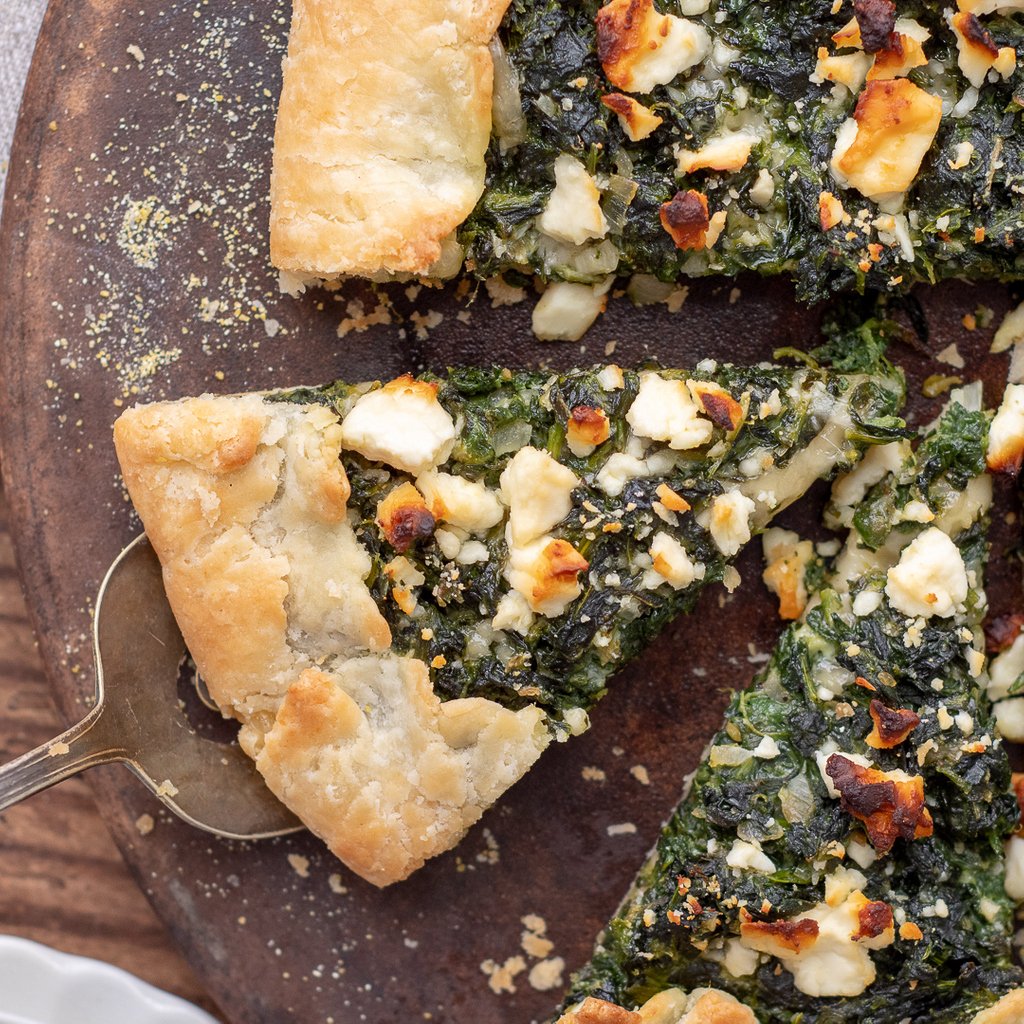 Savory Vegetable Tart is a filling, vegetarian tart recipe perfect for brunch, an appetizer, weeknight dinner, or holiday side dish. Try it with the easy homemade crust or use shortcut puff pastry dough. mamagourmand.com/spinach-cheese…