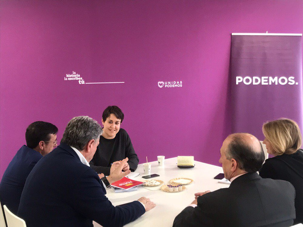 Arevalo80MT's tweet photo. Escuchando a los representantes de la Asociación del Deporte Español.

El papel de las federaciones es esencial para el sostenimiento del deporte en nuestro país.

Nos contaron cuáles son sus objetivos y nos transmitieron sus preocupaciones.

Tomamos nota! https://t.co/Vz5OaCgBjO