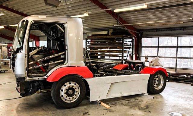 TruckRacing_es's tweet photo. #WeLoveTruckRacing 

El Tankpool24 alquila uno de sus #Mercedes Axor, mientras sigue buscando al que será su segundo piloto tras la salida de Stefen Faas del equipo alemán. 

Más info… https://t.co/rh2JczxhlT https://t.co/aiOdDgmEjd
#TruckRacing #Rent #MercedesBenz #FIAETRC https://t.co/P8ZQsB8tgn