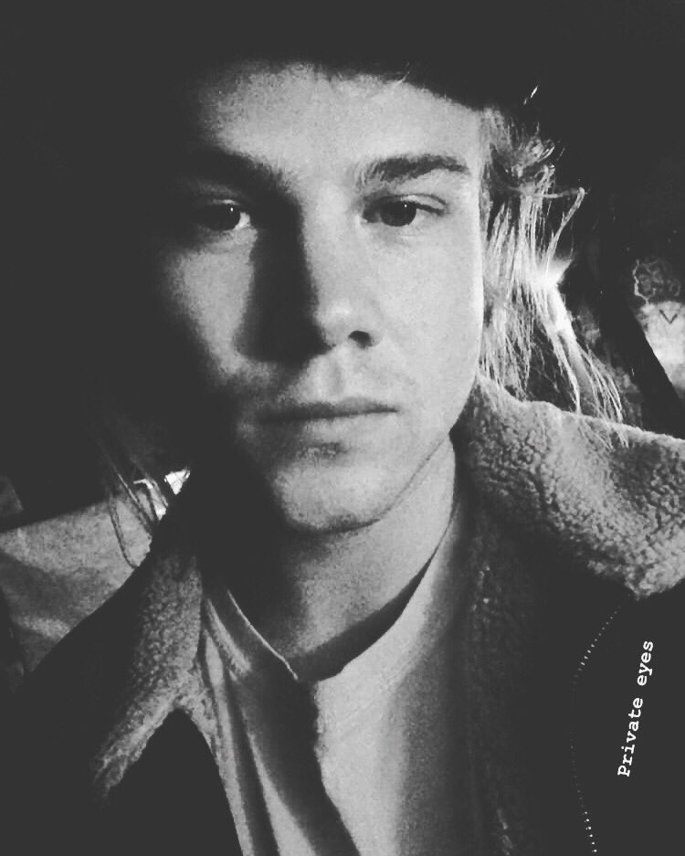 Chrisbournepro2's tweet photo. #lifelover ❤️🧡💛💚💙💜 #vibes 🌈✨ #music 🎤🎸 #hero 🥰🥳 #mft80s 💃🏼#chrisbourne ☮️💟 when you find out that not just James but also Chris wrote ”it Happens” melts my heart. I need bith written lyrics of this for a tattoo idea because both are my favourite musicians in the 🌎 https://t.co/DWDse32Asw