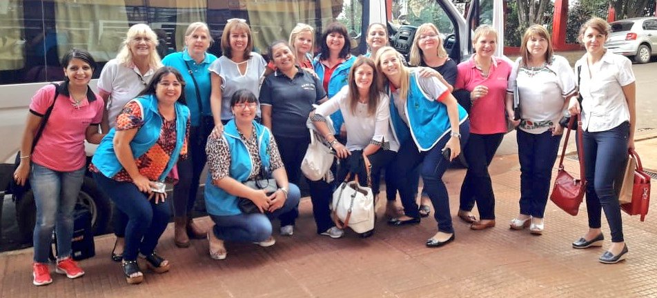 mariluleverberg's tweet photo. Desde 18hs, estaremos con las jardineras en #25deMayo 
#ConstruyendoEscuelaMisionera @udpm_misiones @ADOMIS_Misiones @CristinaFretes4 @KuschelMilca https://t.co/6tswD0zLfi