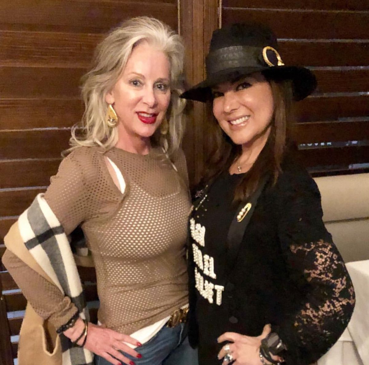 satsupershow's tweet photo. .@BravoTV ‘s highly anticipated show @Texicanas has a #DynamicDuo - @luzortizbxbt &amp; @BlancaMontagne. They’ll be in full effect &amp; in the @TitosVodka Studio on Apr 11th at 2:30pm Central on our Facebook Live &amp; Interactive. Send us your questions in real time. #SNSS #Titos #BravoTV https://t.co/906IpkkQPv