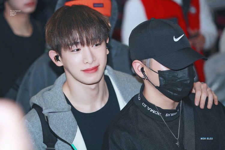 when there’s a changkyun, there’s always a wonho behind his back