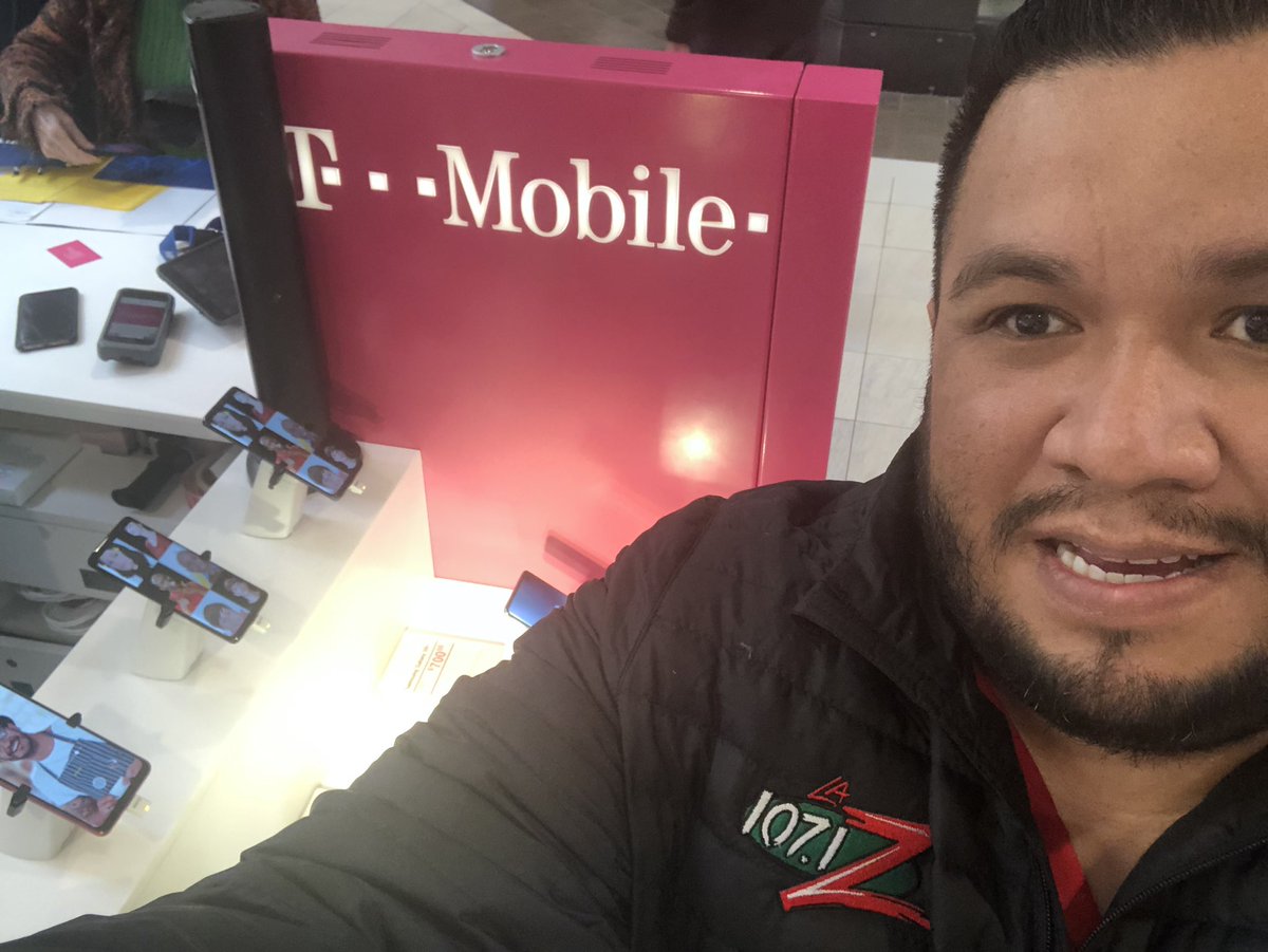 ElPatoRadio's tweet photo. ¡Raza, únete hoy con la red Un-Carrier! Con @TMobileLatino, obtienes el 99% de cobertura con la gente que tanto quieres. Yo siempre me conecto a diario con los míos. ¿Y tú, qué esperas? Visita https://t.co/iKNruvWwD5 para más detalles. #AD #DeNeta https://t.co/Uzz7hmJ9KQ