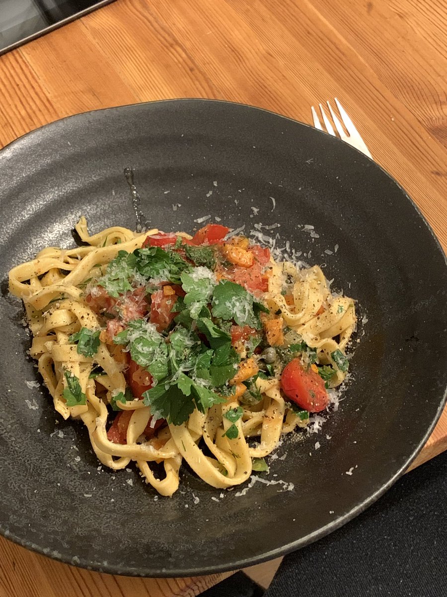 felixhh's tweet photo. #picoftheday pasta e basta or something like that https://t.co/CC6tCee4Qp