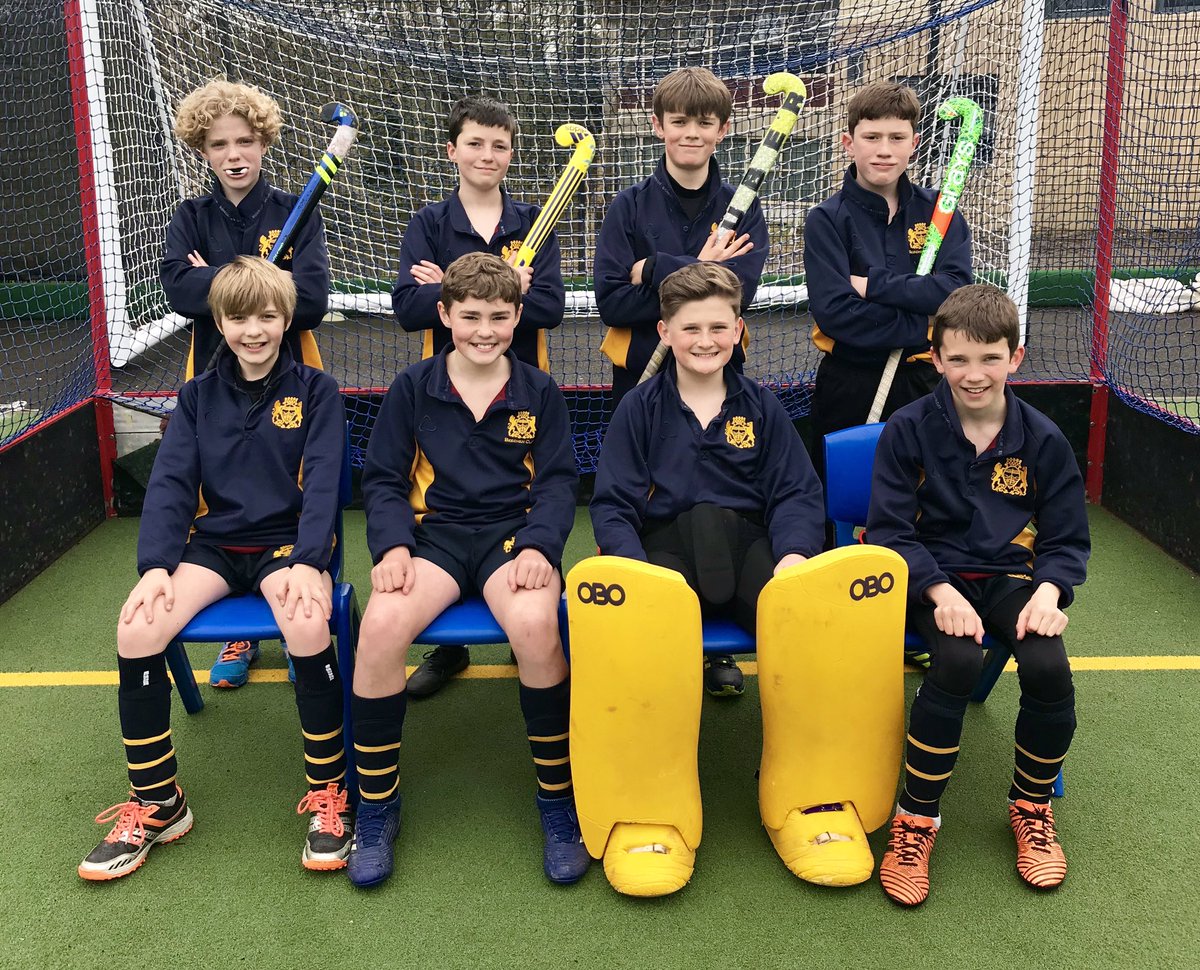 Final hockey of the season was a resounding success. 🥳🙌 Team photos followed by grudge matches with bragging rights at stake!! 🏑 U13A 3️⃣-1️⃣ U12A 🏑 U13B 1️⃣-0️⃣ U12B Hockey was the winner!! 💙💛 #UpTheBeech #WeLoveHockey @BeechenCliff @SportBeechen