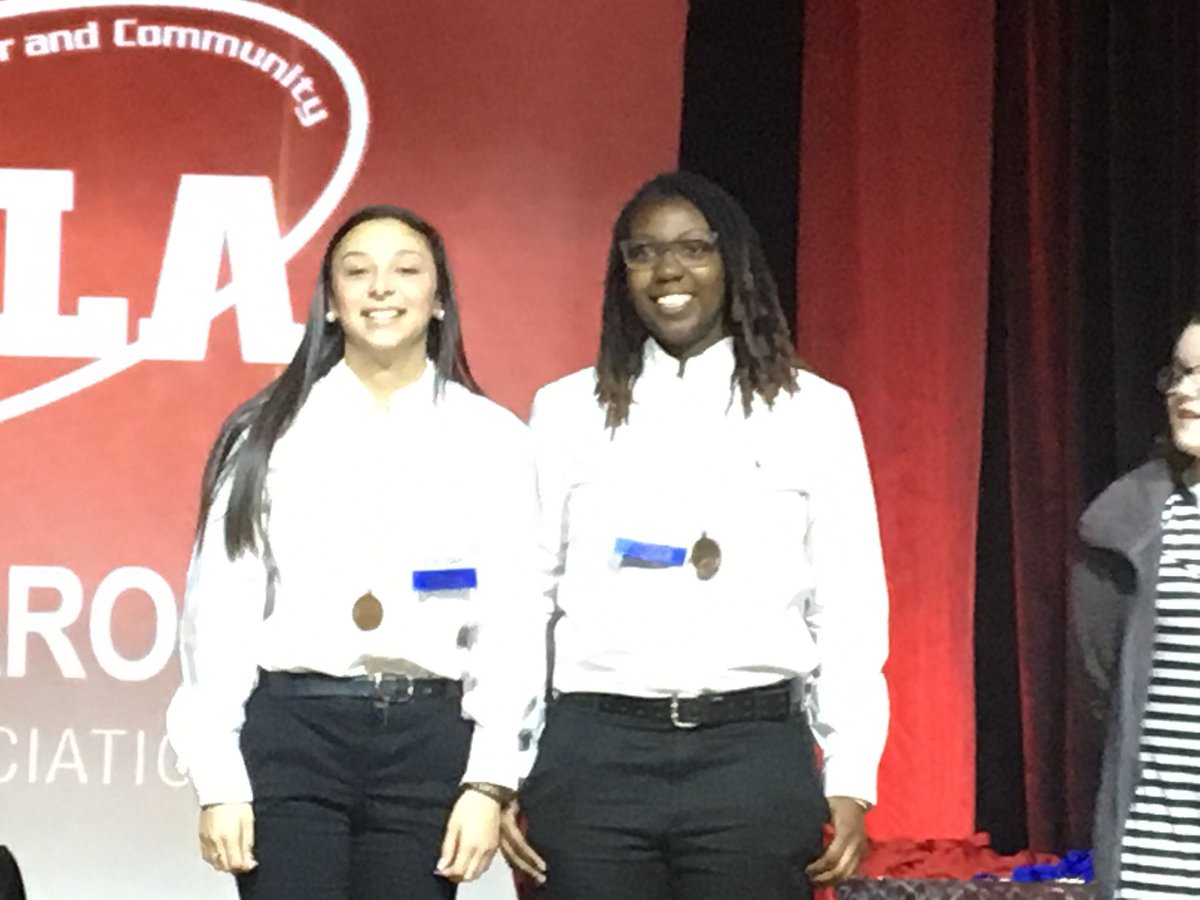 successbwl's tweet photo. Anthony Hyland receiving the New Chapter Certification on behalf of JSHS!!! #FCCLA19 First competition ever!! Iβm so proud of them!! 2nd place Anna F. & Jaykia R.(Chapter in Review Display) 3rd place Anyssa B. (Illustrated Talk)πππ @otis_dr https://t.co/aVRu8VXGQu