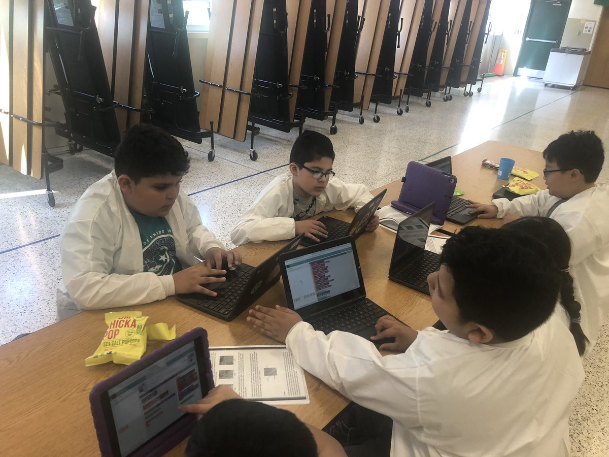 MsPrebeck's tweet image. Investigations are happening with our Forensic Scientists! #whostolethegold #edgeplus #hornetsdeserveit19 @SullyES_LCPS @MrsKnickmeyer5 @frostyin3rd