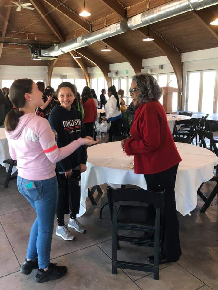 mdeconed's tweet photo. Check out these Middle School Girls from Lansdowne M.S. learning about Careers in #Finance! #Girls in Finance AVID Program @BaltCoPS @LansdowneMS https://t.co/3cWxL5bRIe