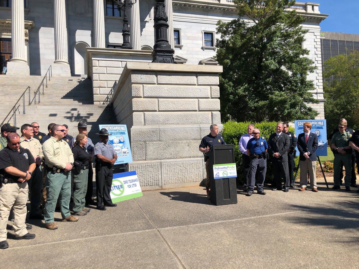 PalmettoPride's tweet photo. Zero Tolerance for Litter is a joint awareness initiative with @SCLitterControl, statewide law enforcement agencies &amp; @PalmettoPride to enforce state litter laws &amp; educate the public on the effects of litter in SC. Thank you to Rep Johnson &amp; Rep Magnuson for your support. https://t.co/p8i5fPnBAf
