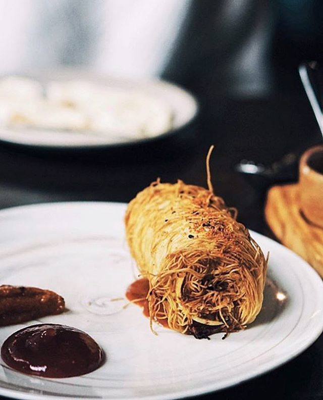 A small plate with big flavor // Paneer Chili Roll, crispy kataifi, alam chutney, lemon achar gel. #RoohSF
📷: @thevisualplate via @sfgrubs