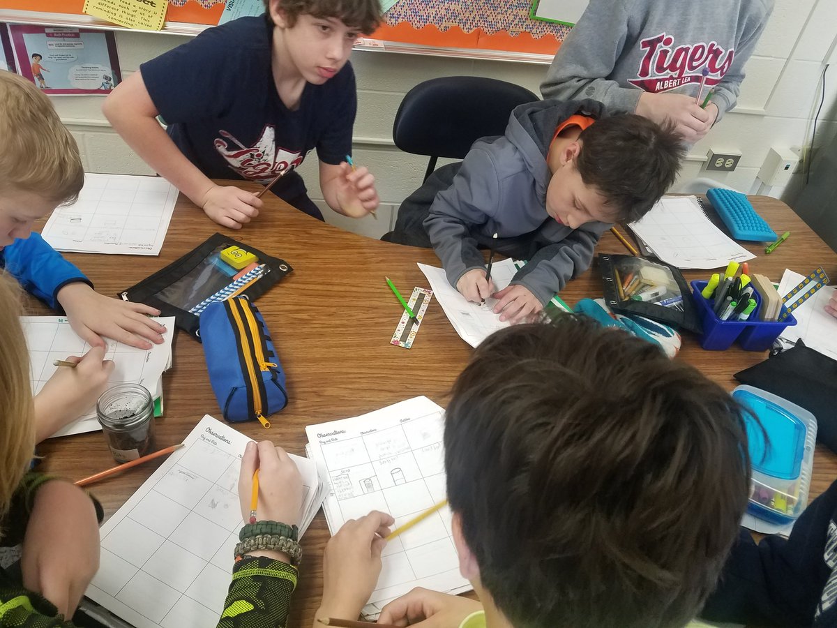 MrsKOConnor's tweet photo. Making observations of our seeds and their different environments.  @matt_bitz @MrIhrke https://t.co/VpHYKWgQS8