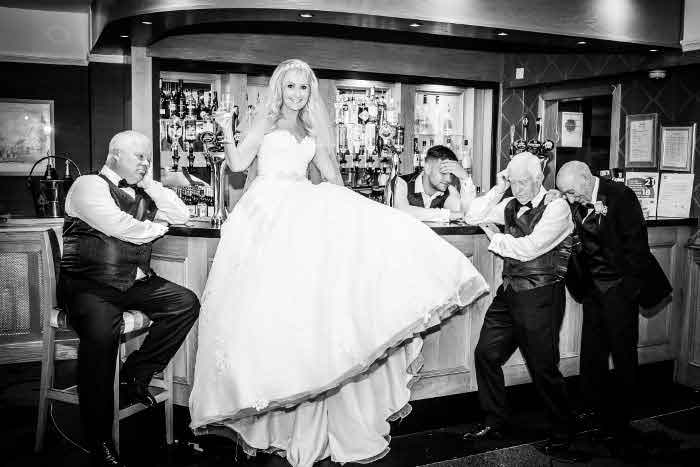 .@Piero_Belmonte scoops Bride's Photo of the Week with this image submitted by bride Sharon Owen, taken at <a href="/MereCourtHotel/">Mere Court Hotel</a> in #Cheshire.

Find out how to submit your best wedding pics 👉 bit.ly/2HOjENT #weddinghour